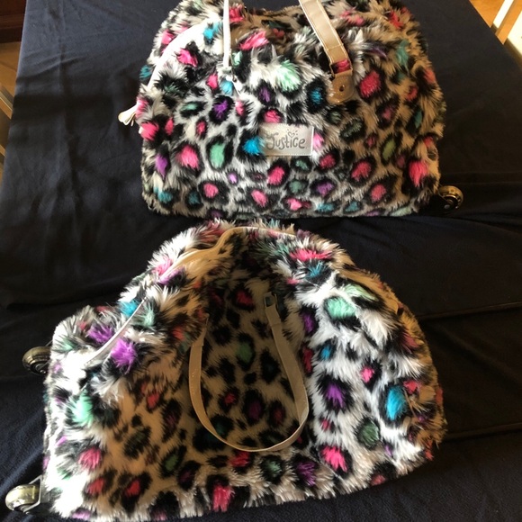 Travel Bag - light up wheels & telescopic handle. - Picture 3 of 3